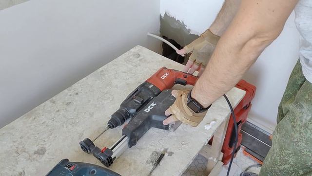 Перфоратор DCK KZC05-26XC C пылеудалением. сравнение с перфо?