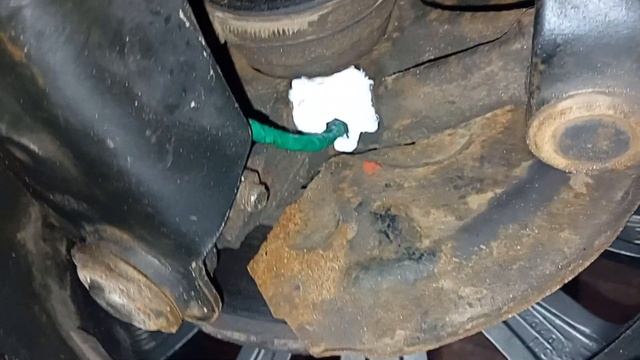 Выпадает датчик абс из держателя Рено Меган 2