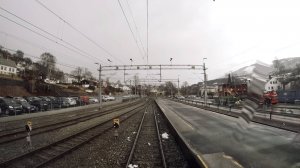 Из кабины машиниста: Зимняя буря в горах на перевале (Бергенская линия, Норвегия)