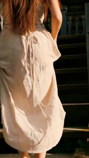 Бегущая По Лестнице | Подпишись! #shorts #девушка #ноги смотреть онлайн