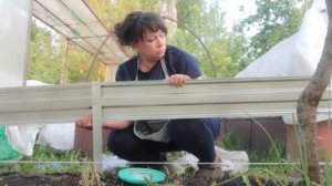 Опять поездка. Генеральная уборка на кухне. Мои покупки. Делаю новую грядку. Жизнь семьи в деревне.