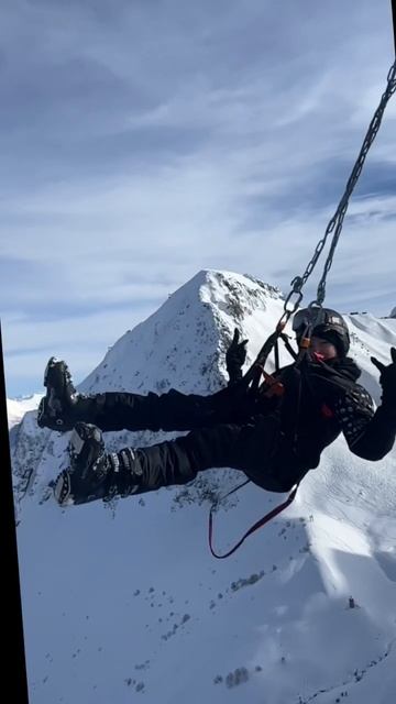 Упал с качели и палител на парашюте смотреть онлайн