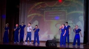 Песня,, Красками разными "(муз.М.Чертишева, сл. А. Боярского)