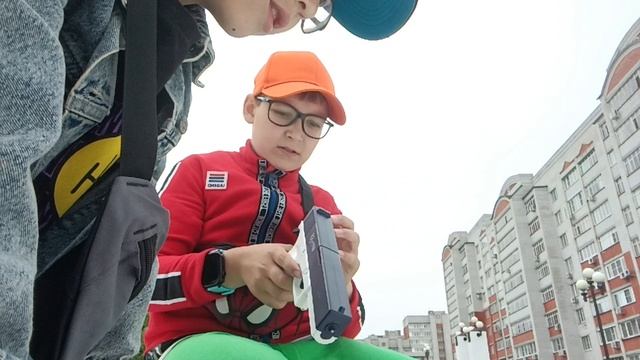 распаковка нового водяного пистолета смотреть онлайн