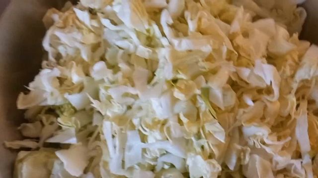 Молодая капуста с фаршем.Просто и вкусно!