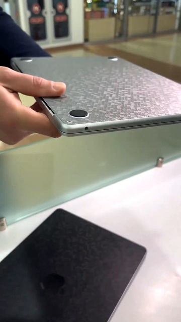 Текстурное покрытие Bronoskins® на корпус ноутбука смотреть онлайн