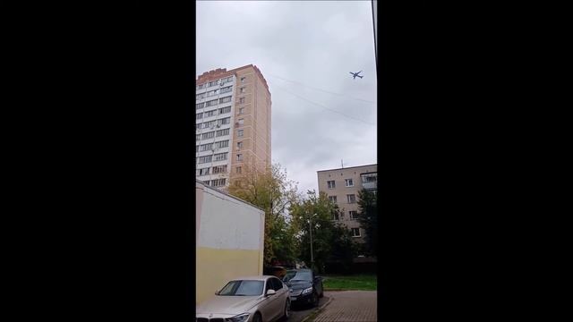 Шум самолетов Шереметьево над Сходней - видео местных