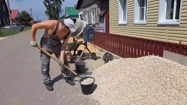 Ремонт старой бетонной отмостки вокруг дома. смотреть онлайн