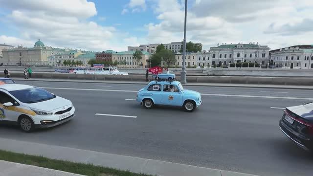 Пробег ретро автомобилей 9 мая 2025