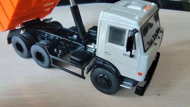 КАМАЗ 65115 SSM масштаб 1 :43. смотреть онлайн