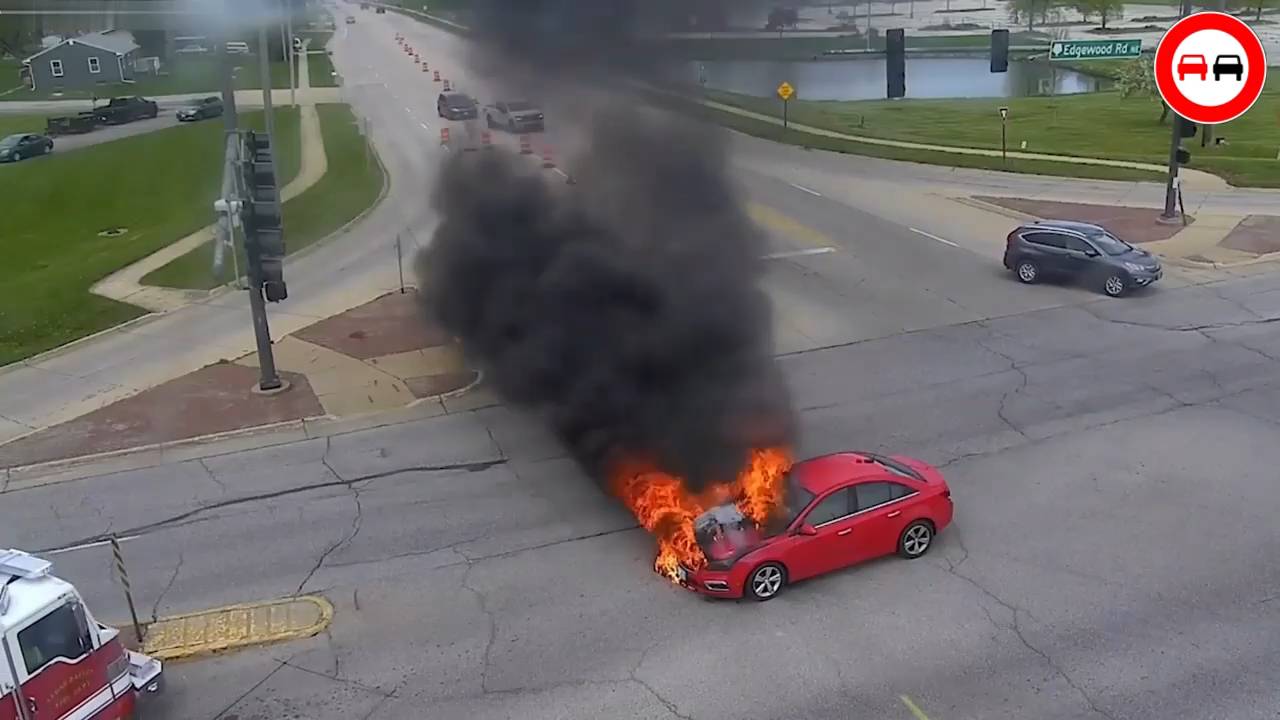Безумцы за рулём!!! Чудовищные аварии и ДТП на дорогах мира. смотреть онлайн
