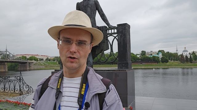 Я читаю Пушкина на французском и русском смотреть онлайн