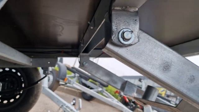 Почему МЗСА 817701.022 лучший легковой прицеп. Видео обзор фирмы Трейли. смотреть онлайн