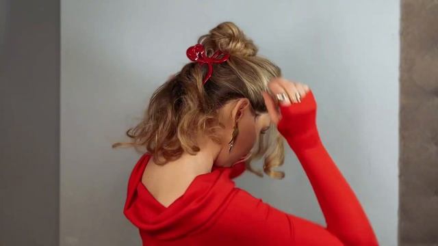 Если у вас есть крабик для волос, то вот какую прическу смотреть онлайн