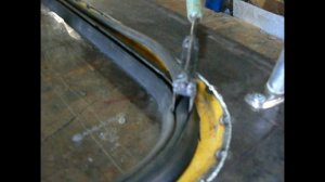 Приспособление для вставки резинового клина при установке автомобильных стекол