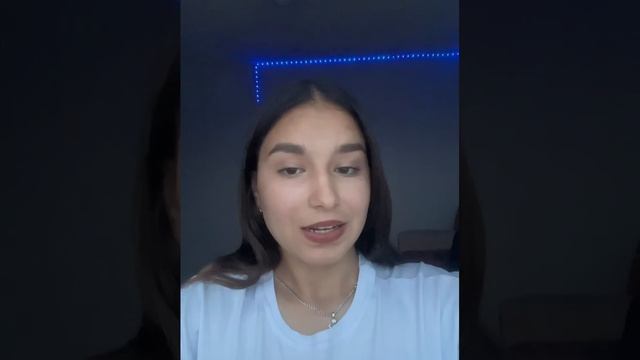 Студенты колледжа читают стихи