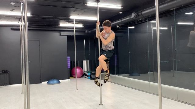 Развиваю навыки Pole Dance / Pole Sport || Пилонный спорт для бегунов на длинные дистанции :) смотреть онлайн