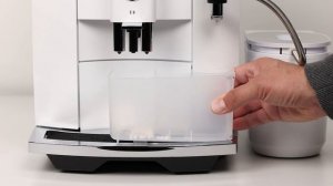 JURA E8 - очистка молочной системы JURA Официальный канал