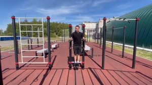 Комплекс для тренировки мышц верхнего плечевого пояса и мышц брюшного пресса