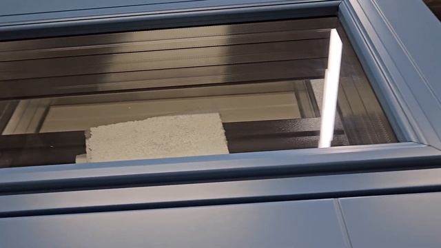 Английская классика- входная дверь с фрамугой для ваш?