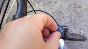 Люфт в передней вилке гороного велосипеда. Как устран?