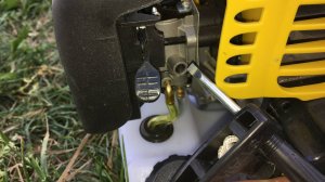 Как отрегулировать карбюратор на бензиновом триммере?