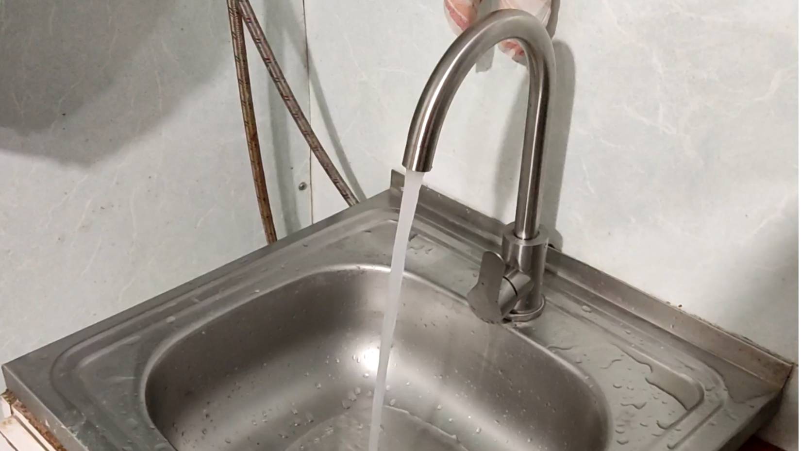 Нержавеющая сталь. Кран на КУХНЮ. Вальдбериз!! смотреть онлайн