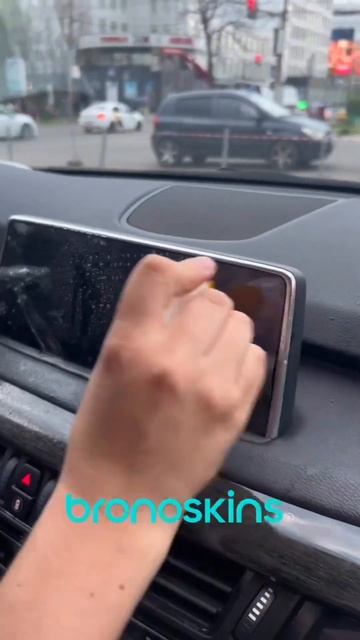 Сегодня хотим поделиться процессом и результатом установки покрытия на экран мультимедиа авто смотреть онлайн