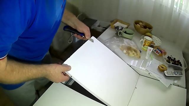 Правильно приклеить и обрезать кромку столешницы. смотреть онлайн