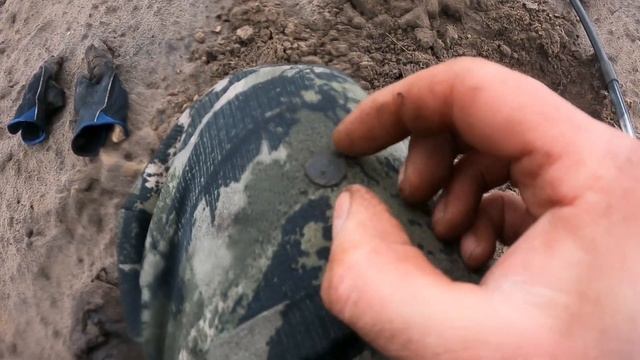 ОХОТА ЗА СОКРОВИЩАМИ ПО КОЛЕНО В ГРЯЗИ / КИТАЕЦ ПОРВАЛ смотреть онлайн