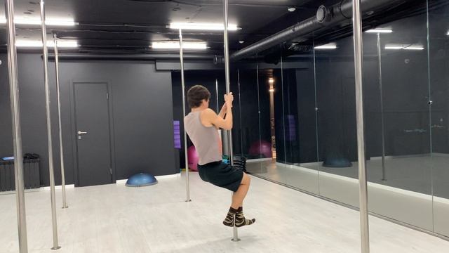 Развиваю навыки Pole Dance / Pole Sport || Пилонный спорт для бегунов на длинные дистанции :) смотреть онлайн