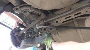 Замена сайлентблоков задних нижних рычагов на Hyundai Elantra 1,6  Хендай Элантра 2008 года