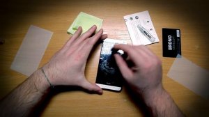 Видео инструкция по наклейке защитной пленки BRONOskins на телефон