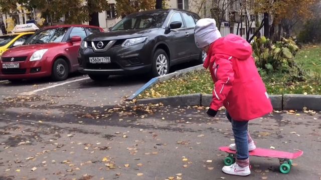 Disney Masha едет в САДИК на самокате СКЕЙТЕ велосипеде БАБ?