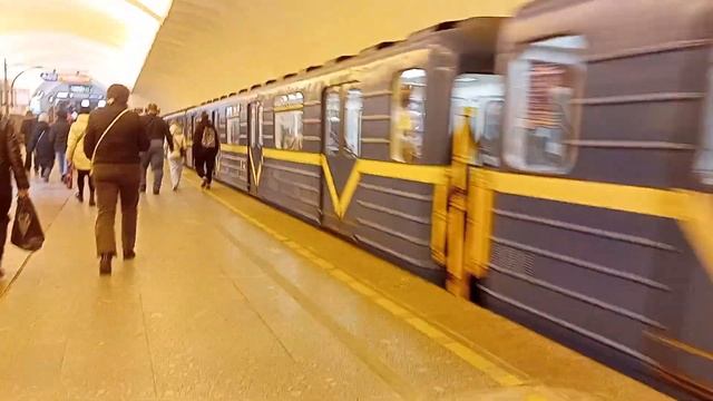 Обзор на Питерское метро линИя 4
