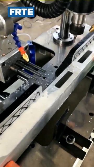 Копировально-фрезерный станок для обработки замочных скважин ПВХ дверей и окон LKFZ3-235x100