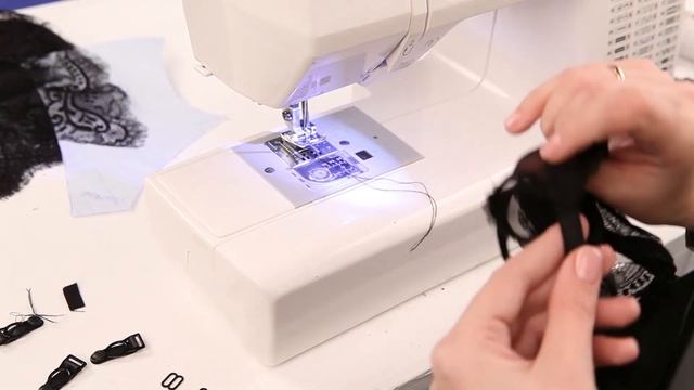 Окончательная сборка пояса для чулок.