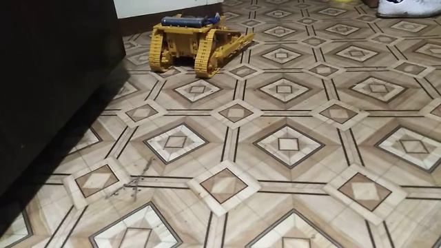 бульдозер на радиоуправлении часть 2