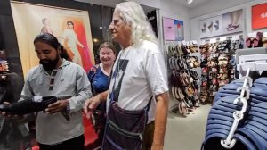 Встреча с Оксаной и Рупаком. Подарки, шопинг, уличная еда на Мэйнбазаре. Дели.