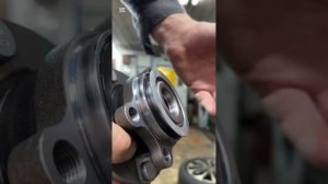 Замена передней ступицы Nissan Qashqai 1.5dci