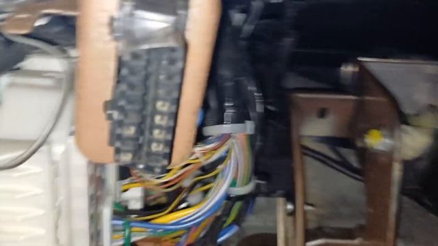 Где находится диагностический разъём на Suzuki sx 4 смотреть онлайн