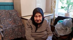 Бабушка Клава принимает гостей и подарки!