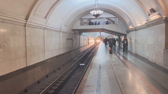 Электропоезд 81-717/714.5 «Синергия-2» на станции «Краснопр смотреть онлайн