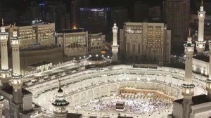 Мусульмане отмечают один из главных исламских праздников - Курбан-байрам