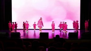 Танец "Маленькая страна", дети 4-6 лет, танец с игрушкой