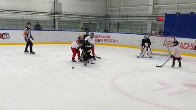 Арена плей красные машины