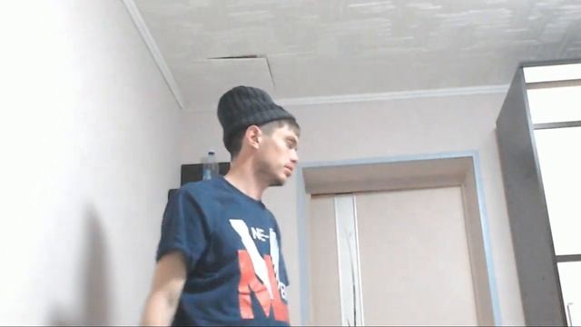 Парень зачитал рэп на свое день рождение смотреть онлайн