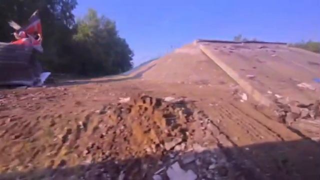 ПОДРЫВ АВТОМОБИЛЬНОГО МОСТА НАД ЖД ПУТЯМИ В ВЫГОНИЧСКОМ РАЙОНЕ смотреть онлайн