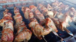 Свиной шашлык на минеральной воде в специях.