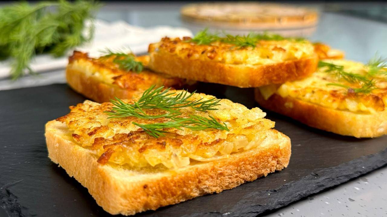 Ну очень ВКУСНО! Бутерброды "Луковые ", сразу и не поймешь из чего, а все просто! смотреть онлайн